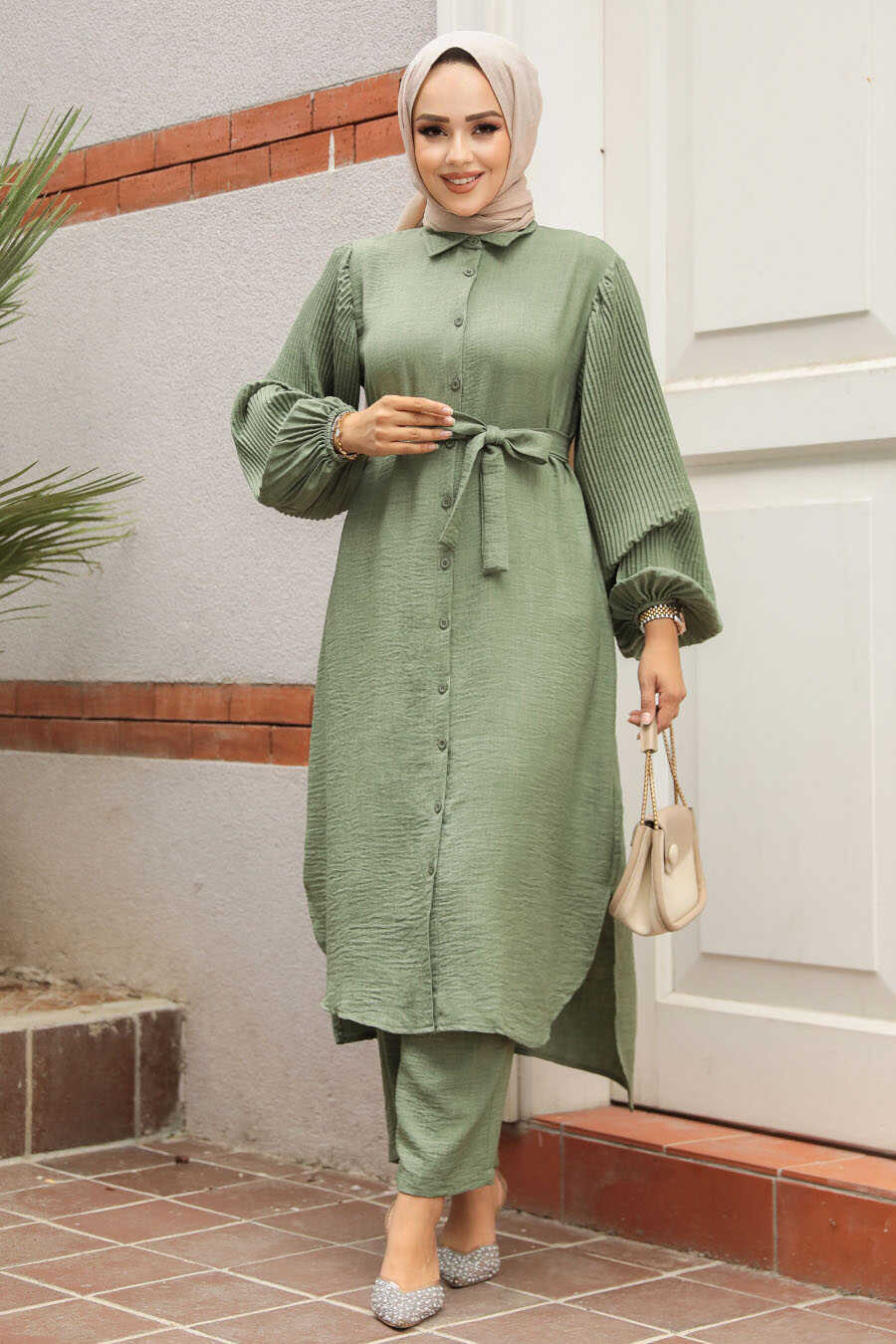 Modest Almond Green Dual Suit 12581CY